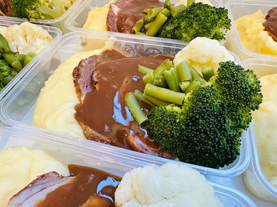 Sliced Beef Steaks With Creamy Mashed Potato, Steamed Vegetables & Gravy