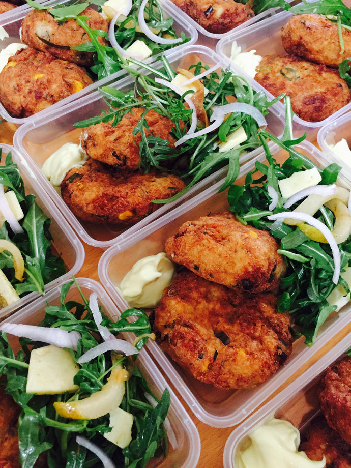 JZI Tuna Patties With & Grilled Pear & Cheddar Salad